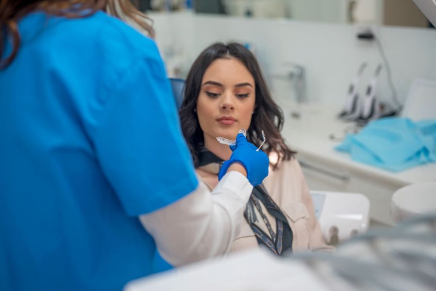 Einsetzen & Feinanpassung - So läuft die Behandlung deines Zahnersatzes bei Dr. Petry & Tuschen in Bad Soden ab
